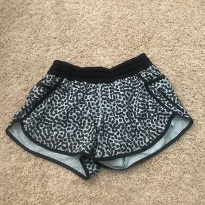 Lululemon tracker shorts